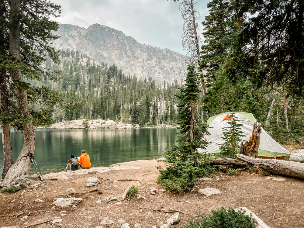 Alpine and Sawtooth Lake Hiking and Backpacking: Camping at Alpine Lake