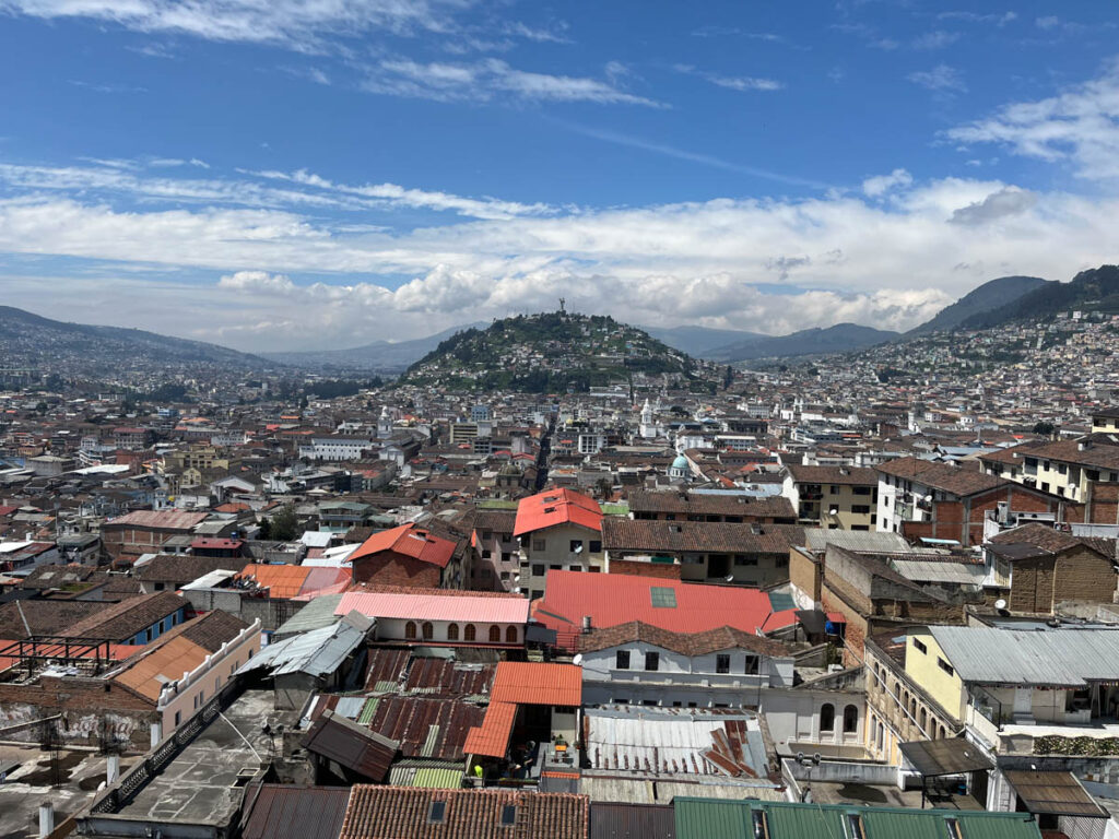 Ecuador Buses: The Bustling City of Quito